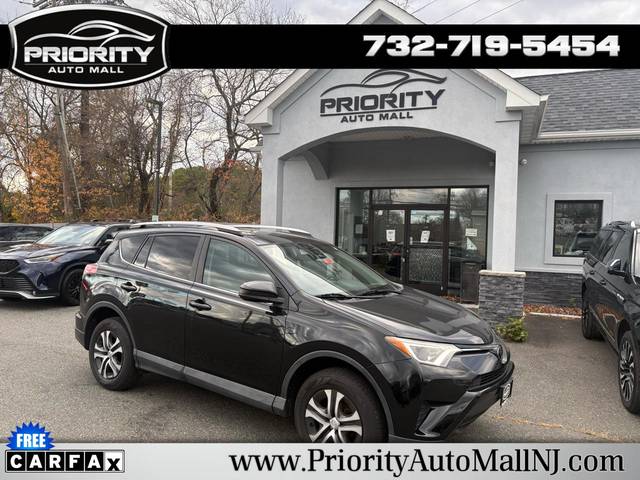 2017 Toyota RAV4 LE AWD photo