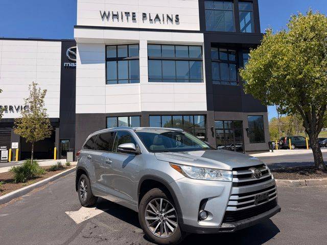 2017 Toyota Highlander XLE AWD photo