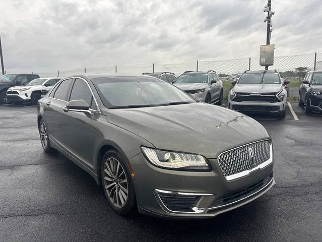 2017 Lincoln MKZ Premiere FWD photo
