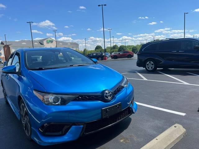 2017 Toyota Corolla iM  FWD photo