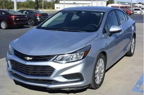 2017 Chevrolet Cruze LS FWD photo