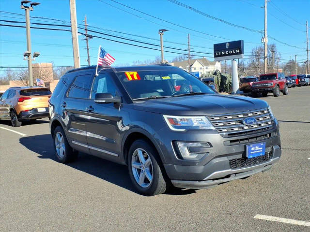 2017 Ford Explorer XLT 4WD photo