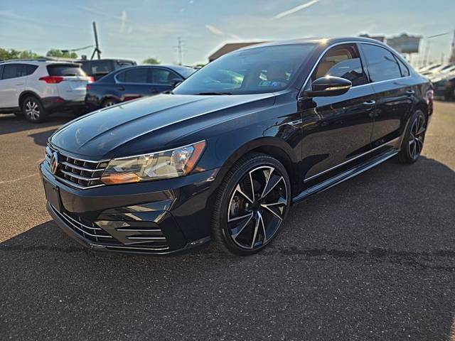 2017 Volkswagen Passat R-Line w/Comfort Pkg FWD photo