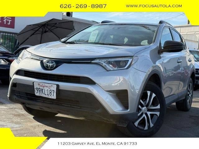2017 Toyota RAV4 LE FWD photo