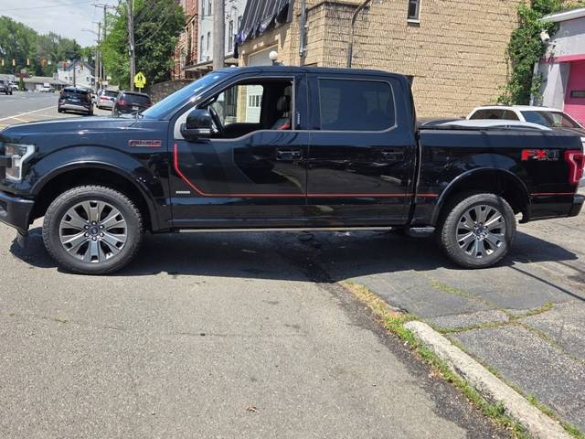 2017 Ford F-150 LARIAT 4WD photo