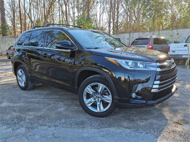 2017 Toyota Highlander Limited FWD photo