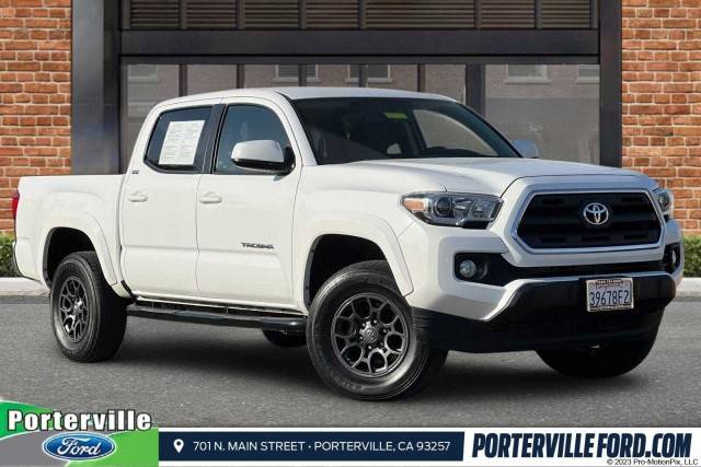 2017 Toyota Tacoma SR5 4WD photo