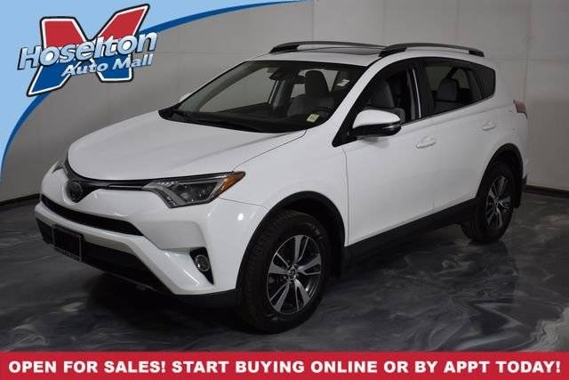2017 Toyota RAV4 XLE AWD photo
