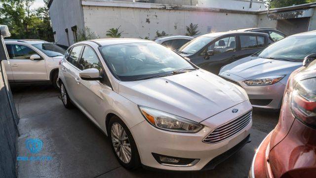 2016 Ford Focus Titanium FWD photo