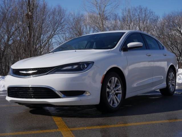 2016 Chrysler 200 Limited FWD photo