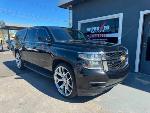 2016 Chevrolet Suburban LT 4WD photo