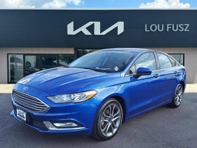 2017 Ford Fusion SE FWD photo