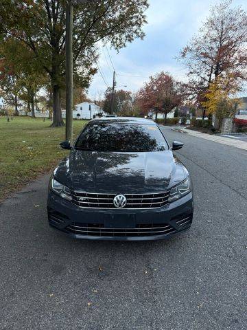 2017 Volkswagen Passat R-Line w/Comfort Pkg FWD photo
