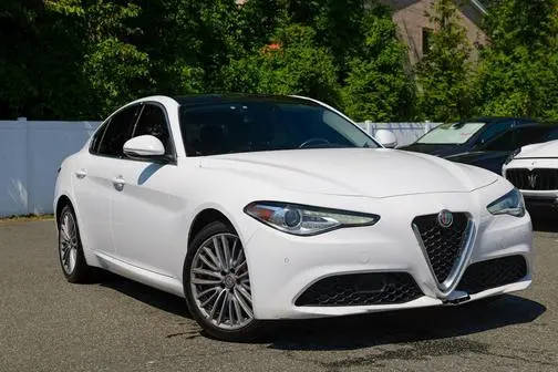 2017 Alfa Romeo Giulia Ti AWD photo