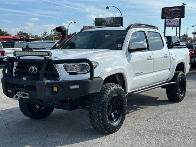 2017 Toyota Tacoma SR5 4WD photo