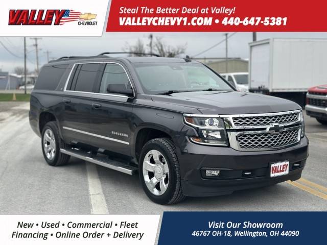 2017 Chevrolet Suburban LT 4WD photo