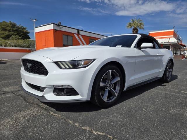 2017 Ford Mustang V6 RWD photo