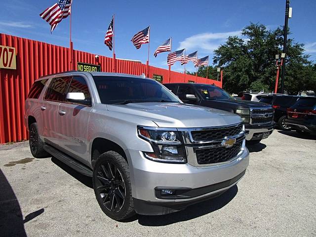 2017 Chevrolet Suburban LT RWD photo