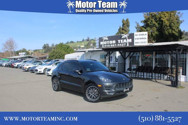 2017 Porsche Macan AWD photo