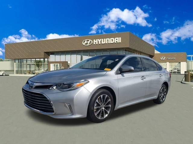 2017 Toyota Avalon XLE FWD photo