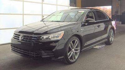 2017 Volkswagen Passat R-Line w/Comfort Pkg FWD photo