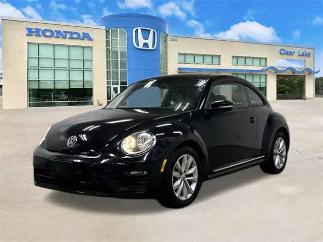 2017 Volkswagen Beetle 1.8T Classic FWD photo