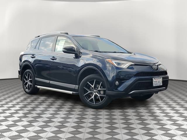 2017 Toyota RAV4 SE FWD photo