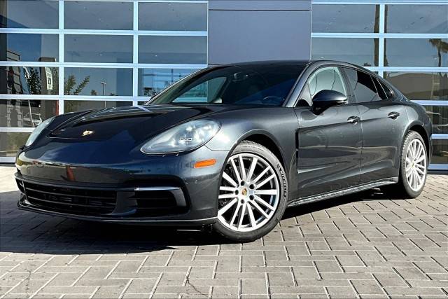 2017 Porsche Panamera 4 AWD photo