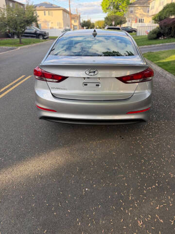2017 Hyundai Elantra Value Edition FWD photo