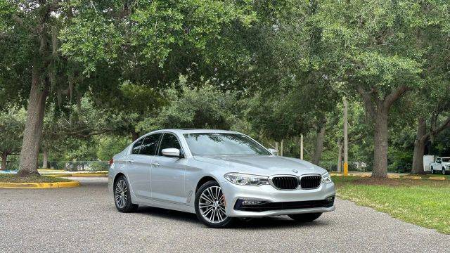 2017 BMW 5 Series 530i RWD photo