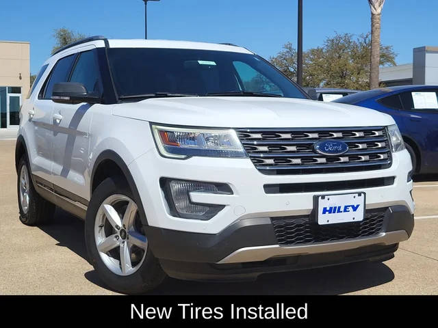 2017 Ford Explorer XLT 4WD photo