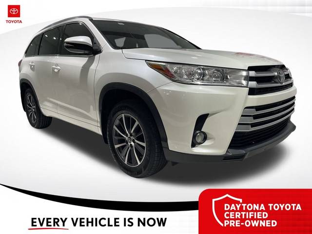 2017 Toyota Highlander XLE AWD photo