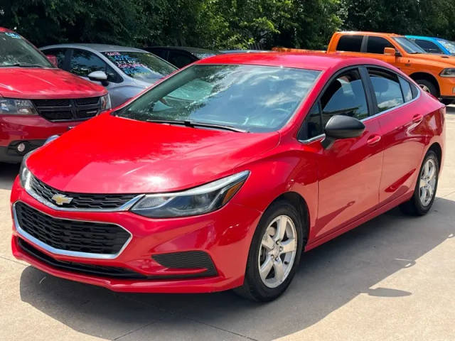 2017 Chevrolet Cruze LT FWD photo