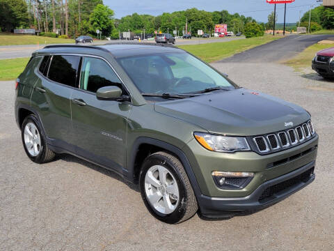 2017 Jeep Compass Latitude FWD photo