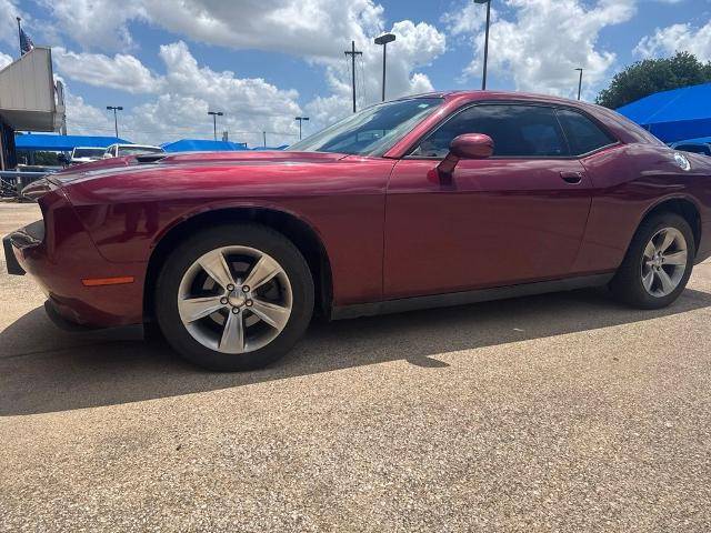 2017 Dodge Challenger SXT RWD photo