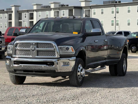 2017 Ram 3500 Laramie 4WD photo