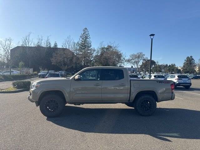 2017 Toyota Tacoma TRD Sport 4WD photo
