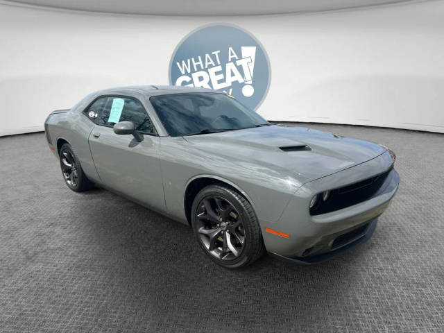 2017 Dodge Challenger SXT Plus RWD photo