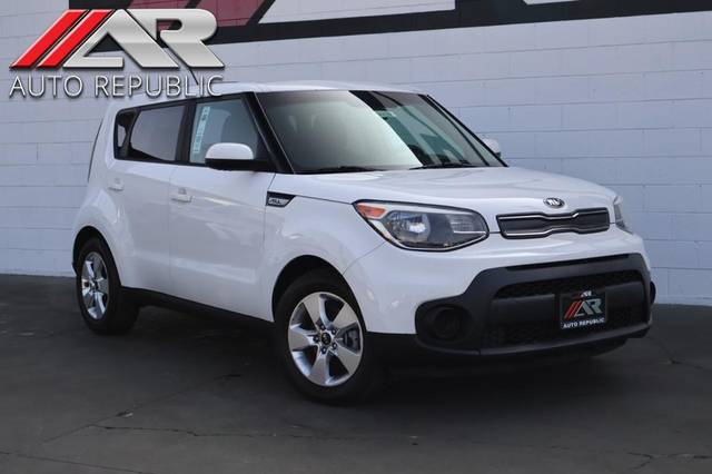 2017 Kia Soul Base FWD photo