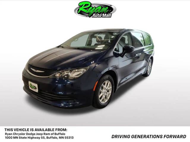 2017 Chrysler Pacifica Minivan Touring FWD photo