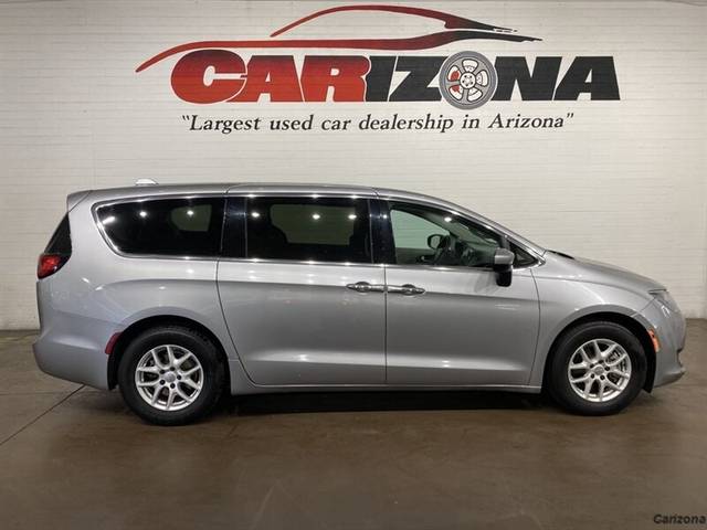 2017 Chrysler Pacifica Minivan Touring Plus FWD photo