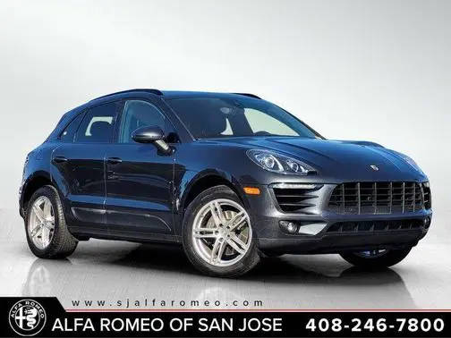 2017 Porsche Macan  AWD photo
