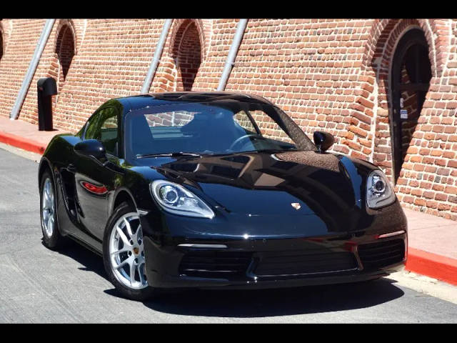 2017 Porsche Cayman  RWD photo