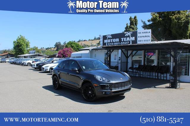 2017 Porsche Macan AWD photo