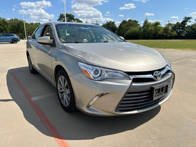 2017 Toyota Camry XLE FWD photo