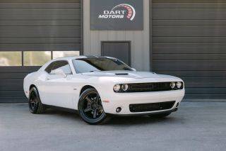 2017 Dodge Challenger R/T RWD photo