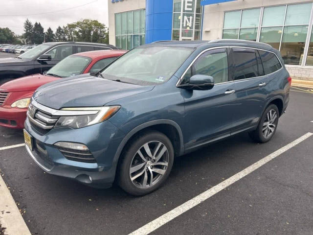 2017 Honda Pilot Touring AWD photo