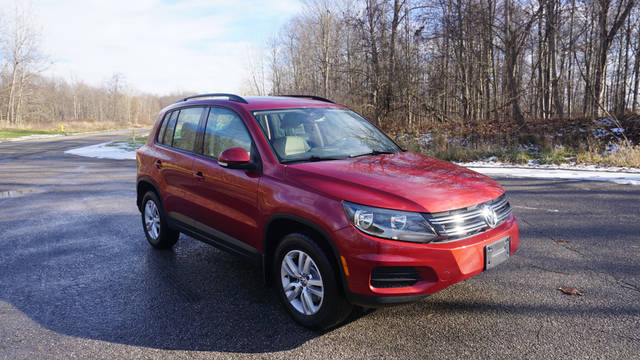 2016 Volkswagen Tiguan S FWD photo