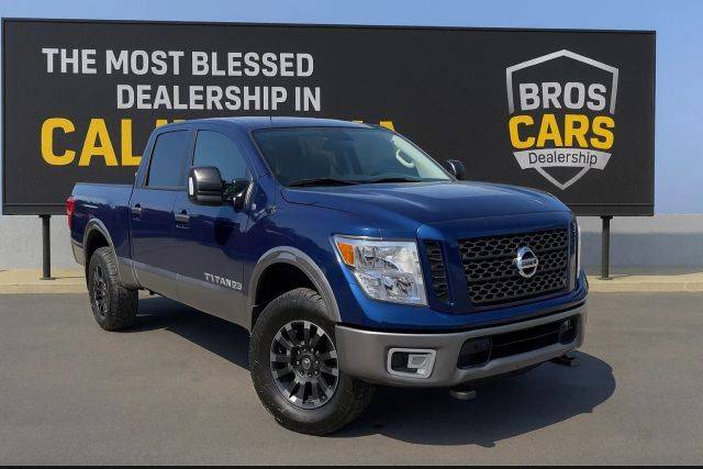 2017 Nissan Titan XD PRO-4X 4WD photo