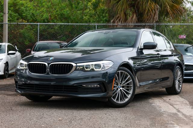 2017 BMW 5 Series 530i RWD photo
